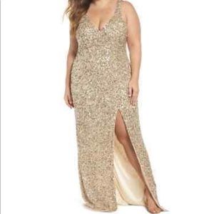 ✨$400 Sz 18W Mac Duggal Front Slit Sequin Gown